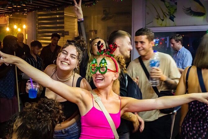 Pai Pub Crawl - What the Pai Pub Crawl feels like: from family dinner to club lights
