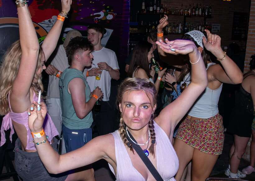 Pai Pub Crawl: The Best Nightlife in Town! - Who should book Pai Pub Crawl (and who should skip it)