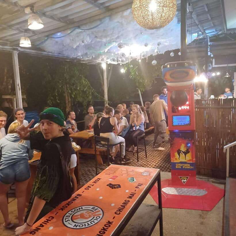 Pai Pub Crawl: The Best Nightlife in Town! - Price and Logistics: start time, duration, and what to do when plans change
