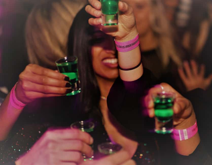 Paris: Latin Quarter Guided Pub Crawl to Bars and Clubs - Rue de la Huchette bar stop: your first taste of Latin Quarter nightlife