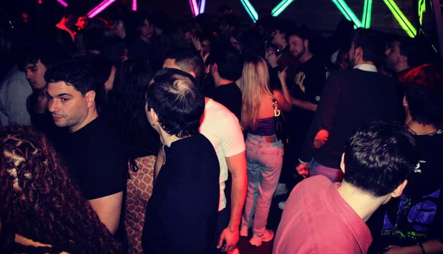 Paris: Latin Quarter Guided Pub Crawl to Bars and Clubs - Making friends in practice: what the games and guides are really for