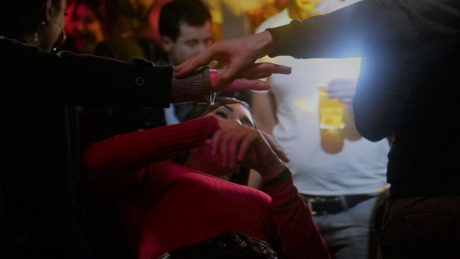 Paris: Latin Quarter Guided Pub Crawl to Bars and Clubs - RoadHouse meeting point: how you start the night without stress