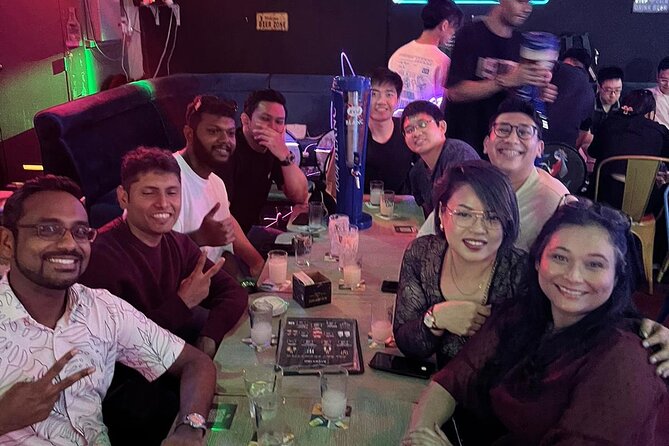 Party Singapore Bespoke Pub Crawl - Stop 2: Club Rave Singapore for the long dance-and-drink stretch