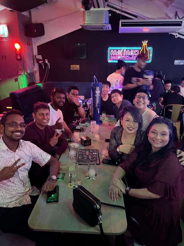 Party Singapore Bespoke Pub Crawl - What to Wear and Bring in Singapore’s Nightlife Door Policy