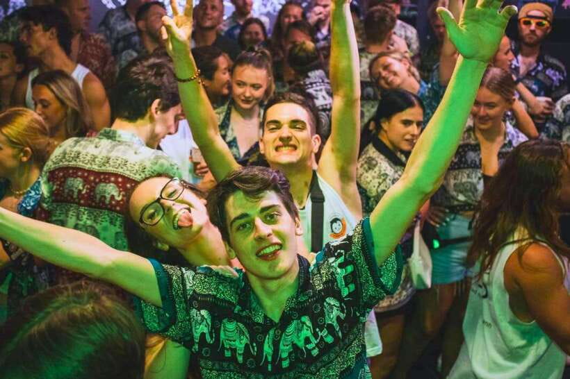 Phnom Penh Pub Crawl with Free Mad Monkey Singlet - Meet at Mad Monkey Phnom Penh: how the singlet helps