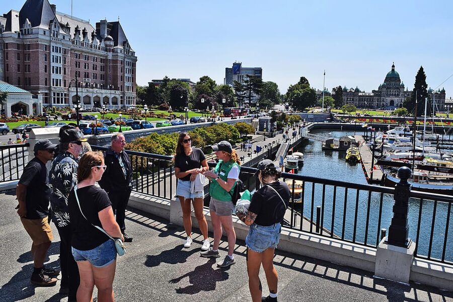 Pickle Pub Crawl: Ferry Rides and Appetizers - Drinks vs. appetizers: how the money usually works out