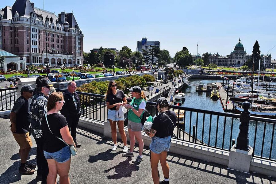 Pickle Pub Crawl: Ferry Rides and Appetizers - Stop 2: Water taxi to the waterfront (about 20 minutes)