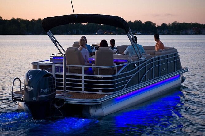 Pontoon Pub Crawl, 5 Lakeside Pubs and Restaurants Visit by Boat - Pontoon Pub Crawl on the Winter Haven Chain of Lakes