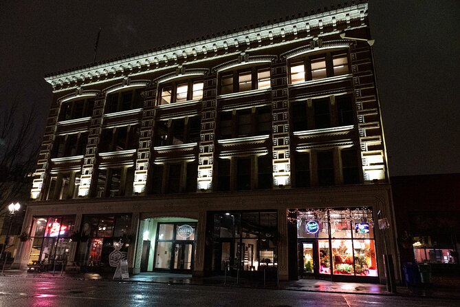 Portland Ghosts Boos and Booze Haunted Pub Crawl - How the Guides Change Everything
