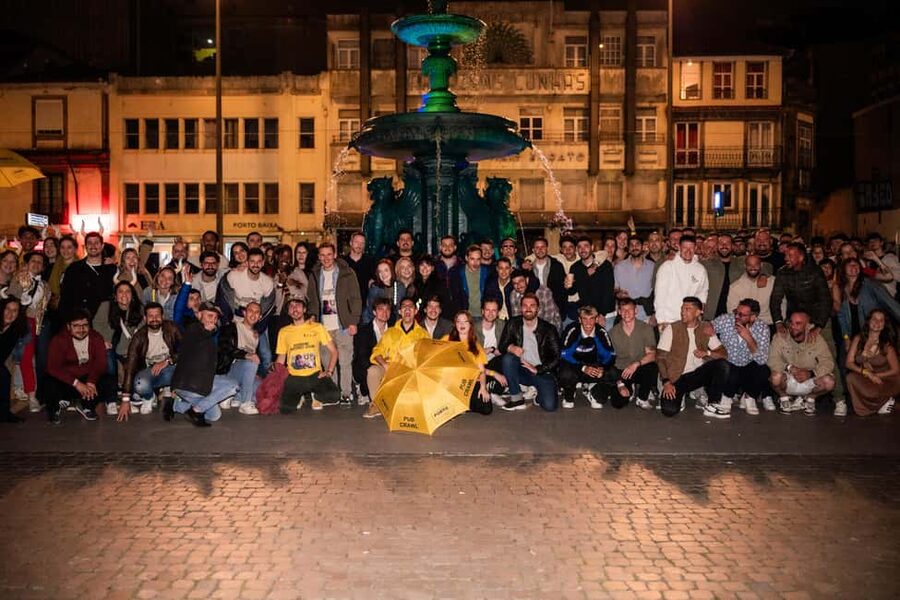 Porto: 4 Bar Pub Crawl, 7 Drinks, & Skip-the-Line Club Entry - Largo de Alberto Pimentel: Icebreakers That Turn Strangers Into a Group