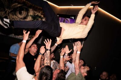Porto: 4 Bar Pub Crawl, 7 Drinks, & Skip-the-Line Club Entry - Fonte dos Leões: The Meeting Point Where the Night Starts to Click