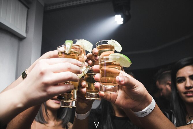 Porto Pub Crawl With Unlimited Beer - Group energy: how meeting people fits into the itinerary