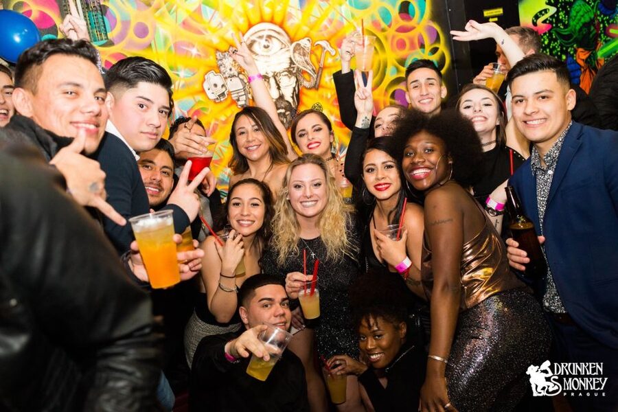 Prague: Pub Crawl with Open Bar and VIP Entry - The club finish: VIP entry and express security