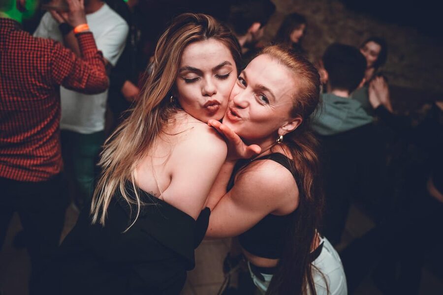 Pub Crawl - 1-hour Open Bar then Vip to 5 Clubs - Krakow - Who this tour suits best (and who might skip it)
