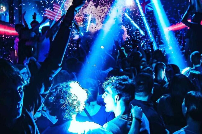 Pub Crawl Barcelona by EVOLVE The BEST night experience - La Rambla finish: the city-center club payoff