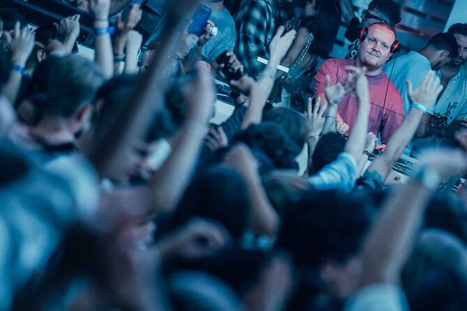 Pub Crawl Barcelona by EVOLVE The BEST night experience - Price and value: why $24.02 can be a good deal (or not)