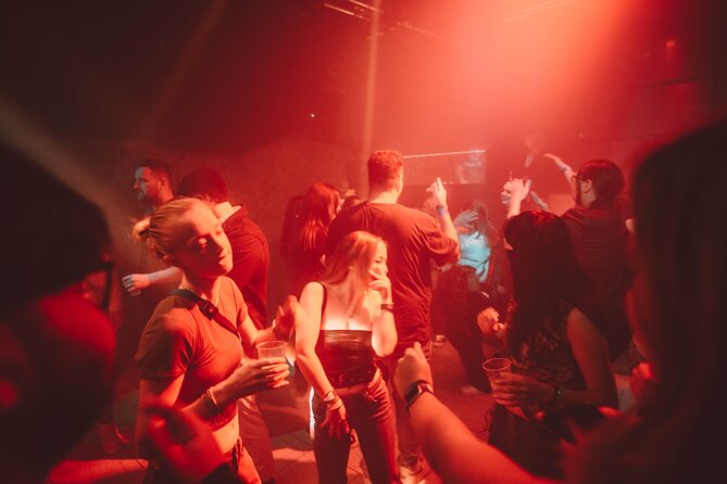 Pub Crawl Krawl Through Krakow - The One-Hour Open Bar: When the Party Turns On
