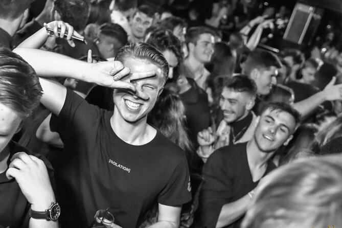 Pub Crawl Madrid by Mad Party Crew - Stop-by-stop: Enbabia Bar, Hood Dogs, Manama Disco, then Shoko Madrid