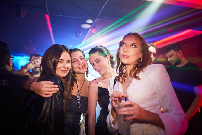 Pub Crawl of Central London - Where the crawl starts: Zoo Bar & Club and the “don’t get lost” advantage