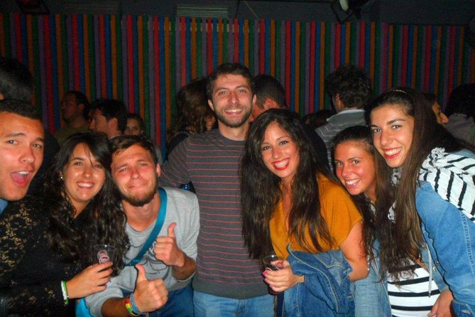 Pub Crawl Porto - What you get for the price: five drinks plus a guide