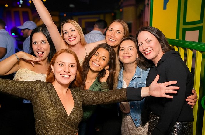 Pub Crawl Valencia by Mad Party Crew - Stop 2: Unic Daily Goodness and Keeping the Pace Comfortable