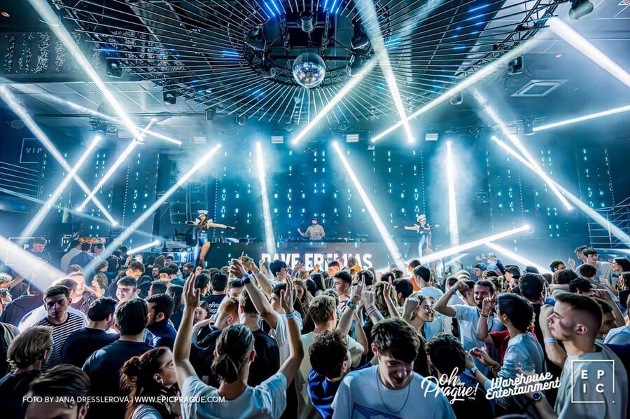 Pub Crawl with Shots and Night Club I Prague - Tips to Make Your Night Go Smoothly