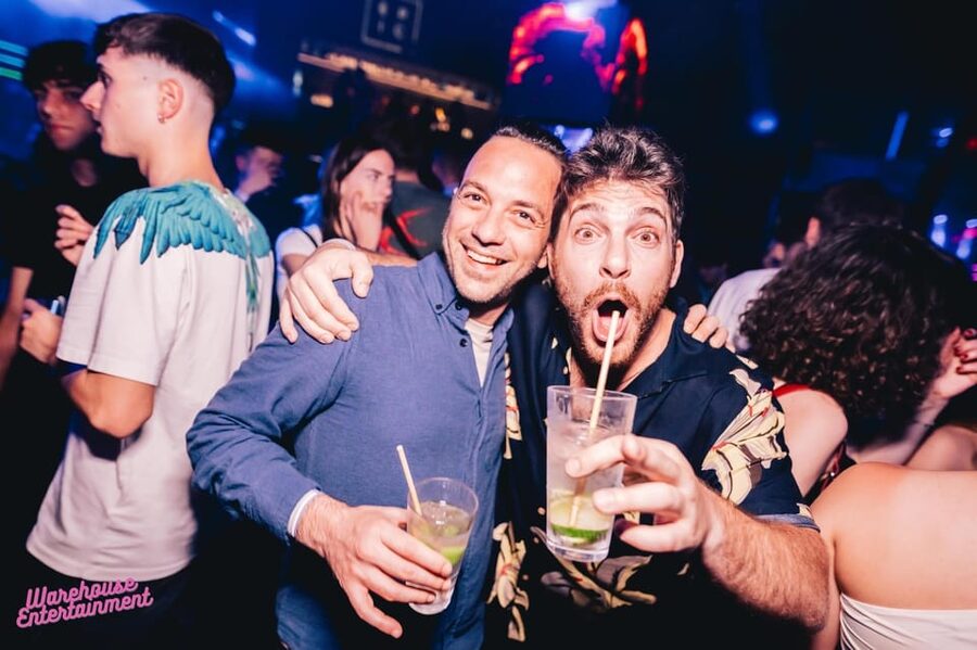 Pub Crawl with Shots and Night Club I Prague - Drinks and Drinking Games: Why the Guide’s Role Matters