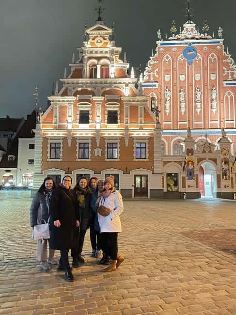 Riga: Old town pub & bar crawl, hidden gems, and local party - Logistics That Affect the Night (Dress, Timing, and Staying Together)