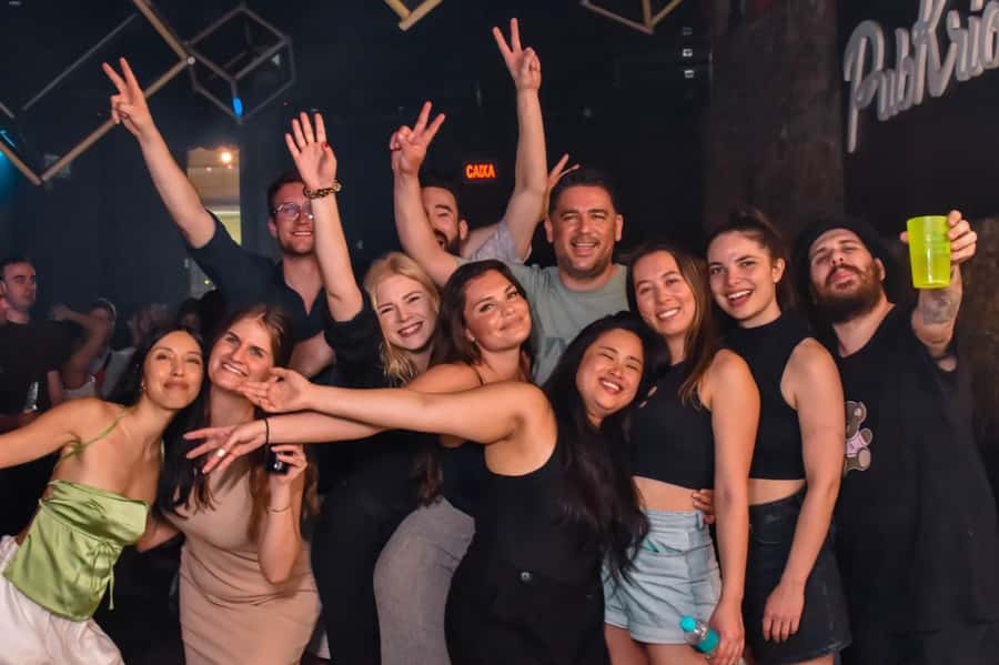 Rio: Pub Crawl in Lapa with Cachaça Tasting and Live Samba - Arcos da Lapa: Stalls, a Free Caipirinha, and the Heartbeat of the Area