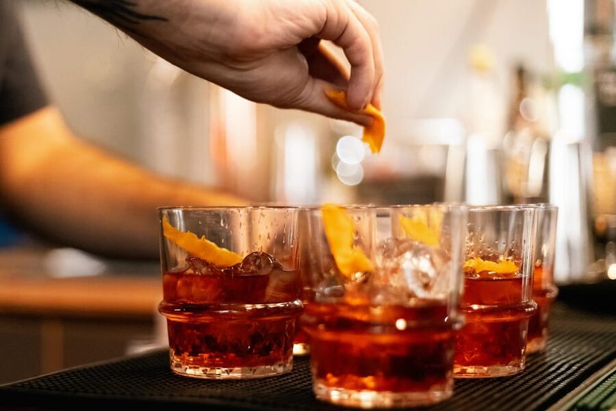 Rome: Forbidden History Walking Tour & Pub Crawl with Drinks - The end of the night: finishing at Piazza Venezia