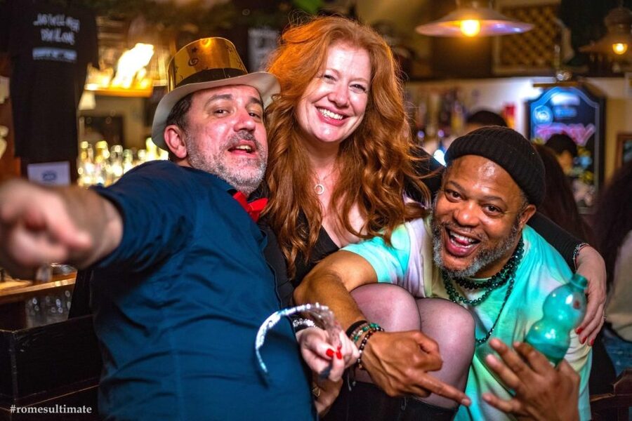 Rome: NYE Pub Crawl and Club - The 8:30–9:30 Open Bar and Pizza Buffet: Built for a Strong Start