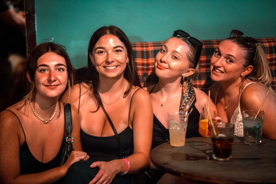 Rome: Pub Crawl & Ultimate Party Tour - The open bar hour (9:30–10:30): use it like a pro