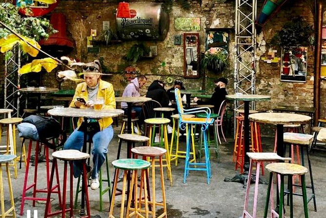 Ruin Pub Walking Tour with a Local Hostess in Budapest - Dob Street: quick architecture and street art stops