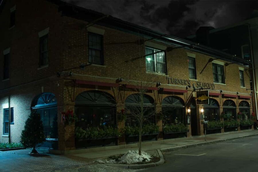 Salem: Boos and Brews Haunted Pub Crawl - Salem After Dark: Why This Pub Crawl Works