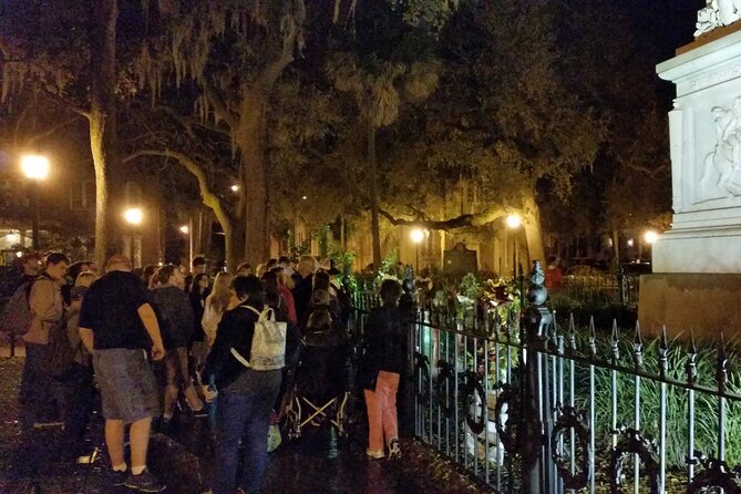 Savannah Ghost Tour with the Guy in the Kilt + Bar Stops - Weather, shoes, and what to wear for a nighttime walk