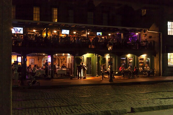 Savannah Midnight in the Garden Pub Crawl - The smart start: 8 pm check-in at Reynolds Square