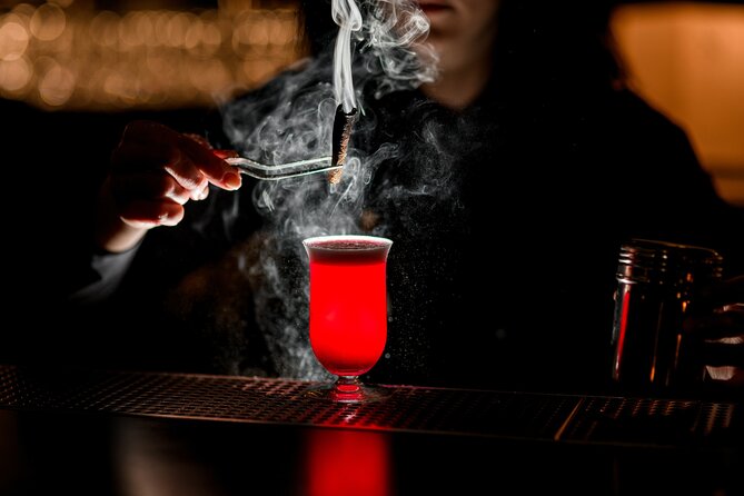 Savannah Midnight in the Garden Pub Crawl - Stop 1: The Olde Pink House and its candlelit legend