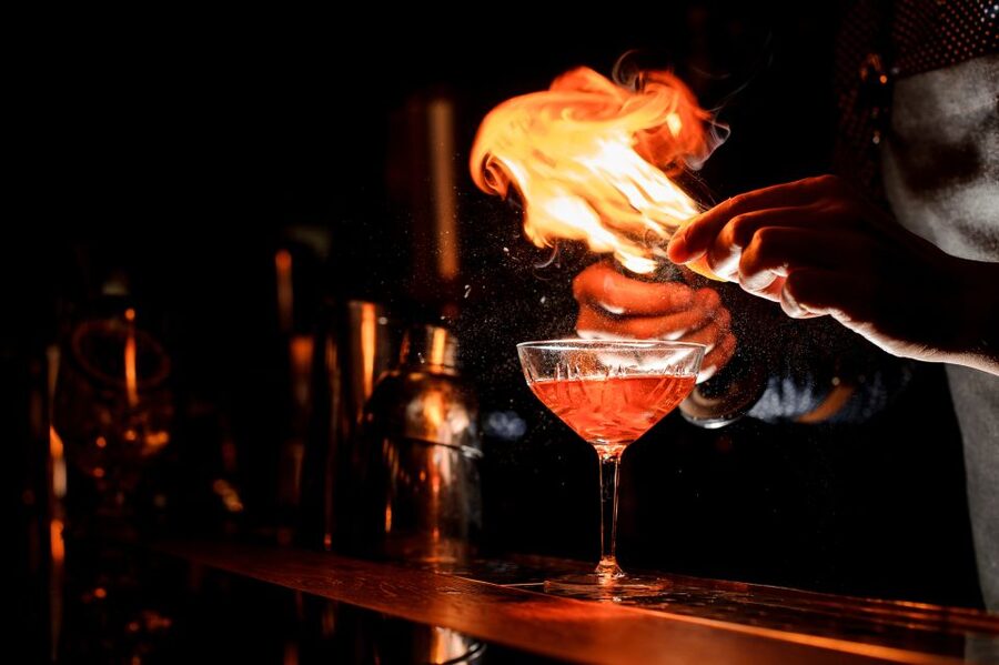 Savannah: Midnight in the Garden Walking Tour and Pub Crawl - Why This Midnight Pub Crawl Feels Like More Than Bar Hopping