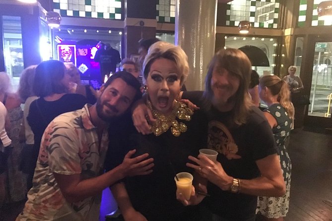 Savannah Yes, Queen! Drag Queen Pub Crawl - Your drag queen host: why the guide makes or breaks it