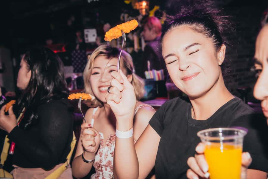 Seoul: Premium Pub Crawl with Limitless Drinks - Practical planning tips for Itaewon-style nights