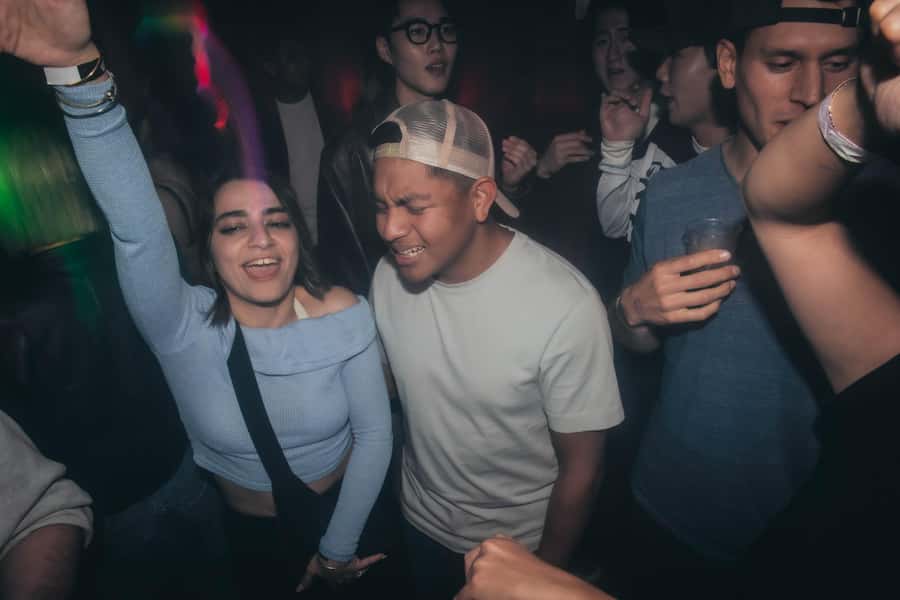 Seoul: Premium Pub Crawl with Limitless Drinks - Who this pub crawl is best for (and who should skip)