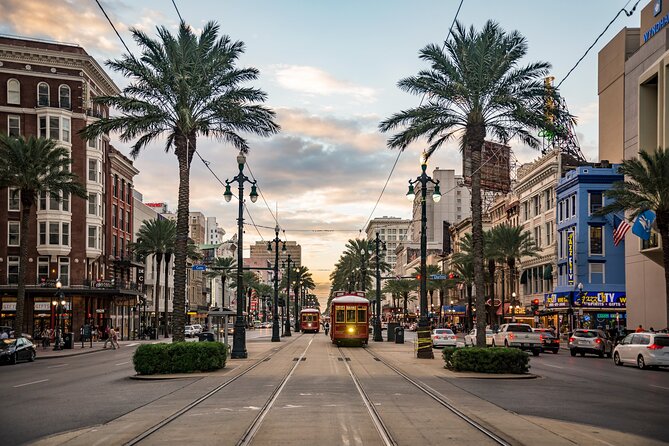 Sin and Tonic Pub Crawl in New Orleans - Royal Street to Chartres Street: How this pub crawl runs