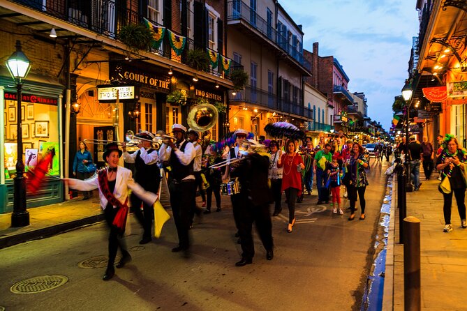 Sin and Tonic Pub Crawl in New Orleans - Guide quality and how group size affects your experience