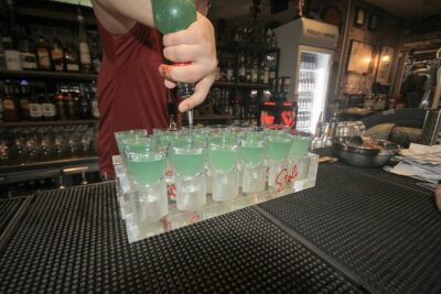 Singapore Pub Crawl - Start at Mogambo on Canton Street: logistics and timing reality
