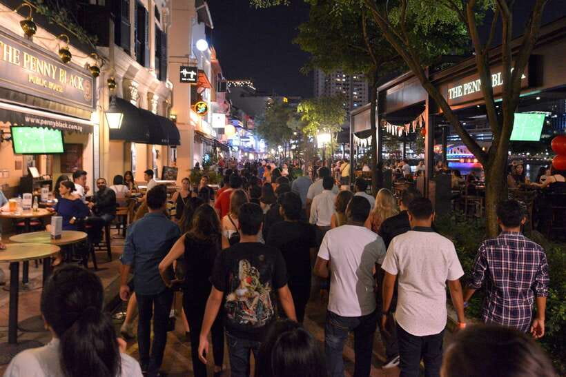 Singapore Pub Crawl - Party like a Local - Price and Value: How $39 Can Work (If You Drink With Intention)
