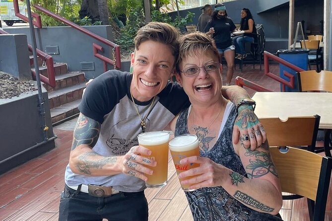 Sips & Secrets of Hawaii Pub Crawl - How the 2 Hours 15 Minutes Really Feels in Waikiki