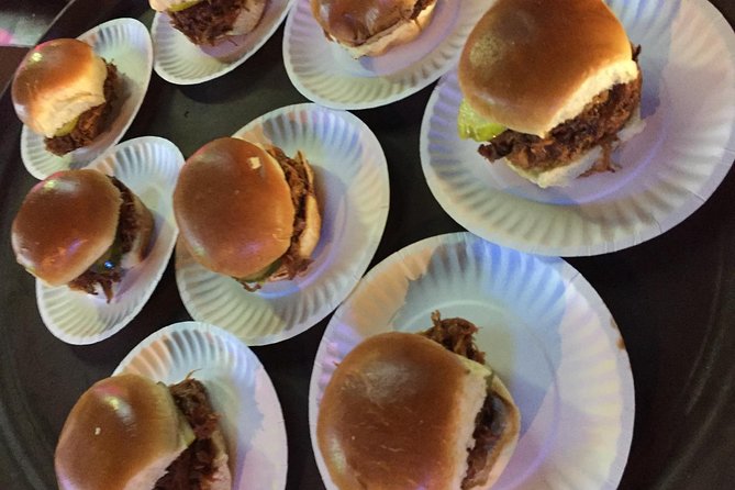 Southern Flavors Food, Pub Crawl, and History Walking Tour - How the Southern Flavors tour feels at first (price, pace, and group size)