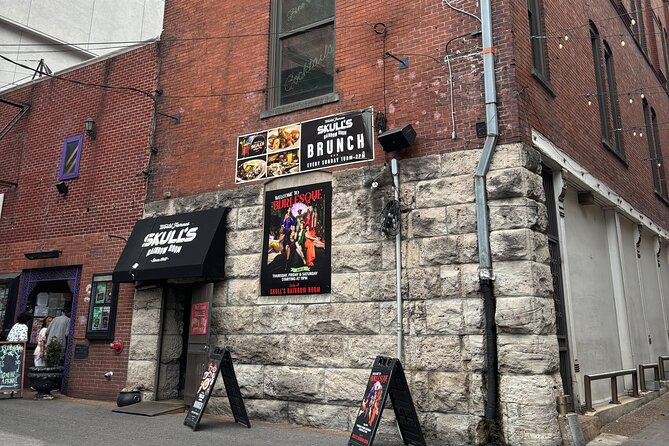 Spirits of Nashville Haunted Pub Crawl - A 2-Hour Ghost-Themed Night on Printers Alley