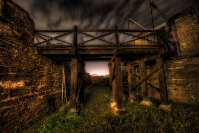 St. Augustine Haunted Pub Crawl - Harry’s Seafood Bar and Grill: Familiar Food, Spooky Edge