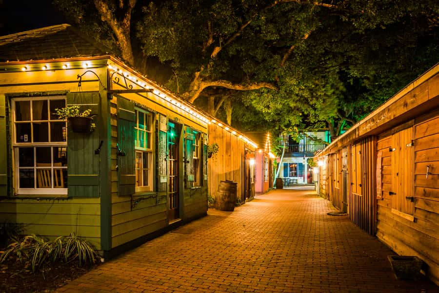 St. Augustine: Haunted Pub Crawl Walking Tour with a Guide - The 150-Minute Pace: Short Walks, Better Storytelling Stops